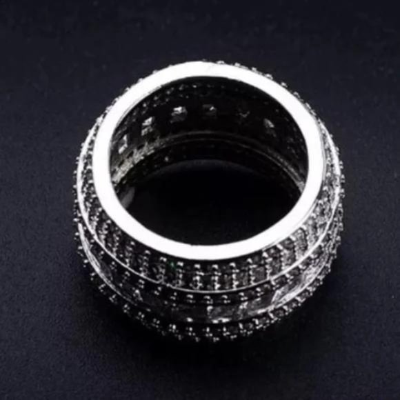 NEW LUXURY 925 STERLING SILVER DIAMOND BAND RING, CUTE RING, SHINY RING. - Picture 5 of 5